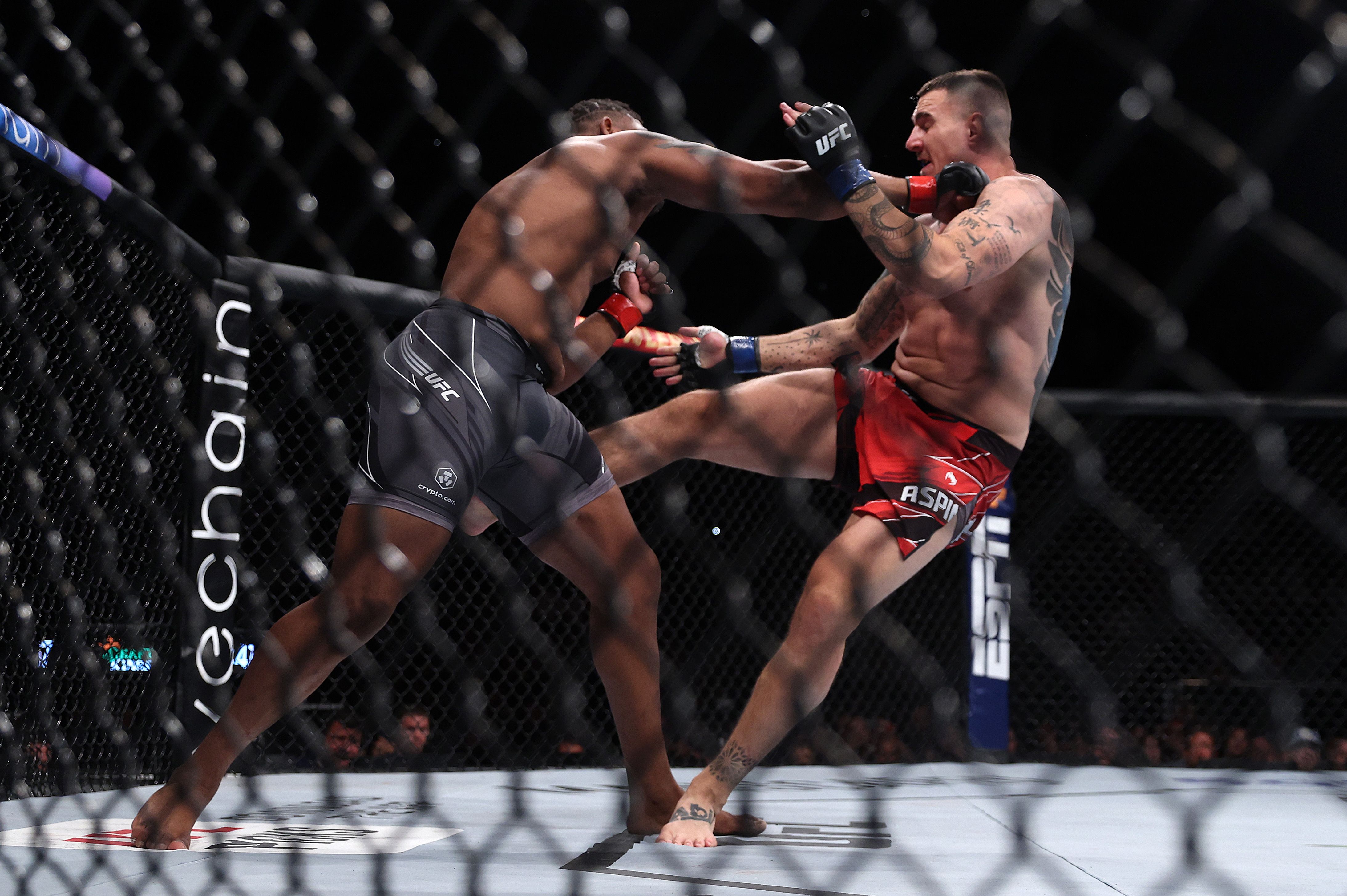 UFC London Curtis Blaydes Frustrated After Tom Aspinall Suffers