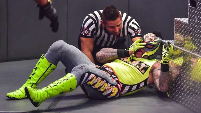 The finish to Rollins vs Mysterio should have been different