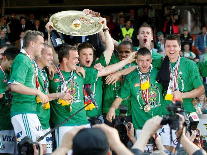 Rapid Wien celebrate winning the league