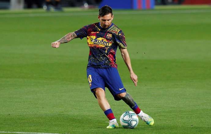 Lionel Messi produces incredible trick shot for new Pepsi advert