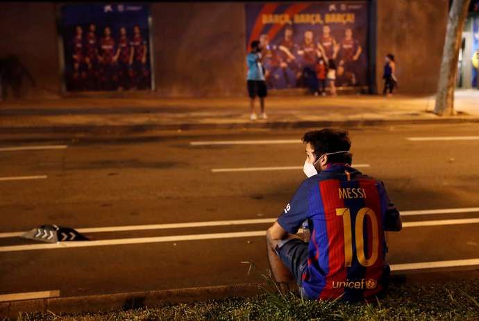 Fans react to Messi wanting to leave