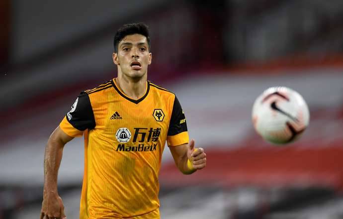 Wolves eye swoop for colossal midfielder