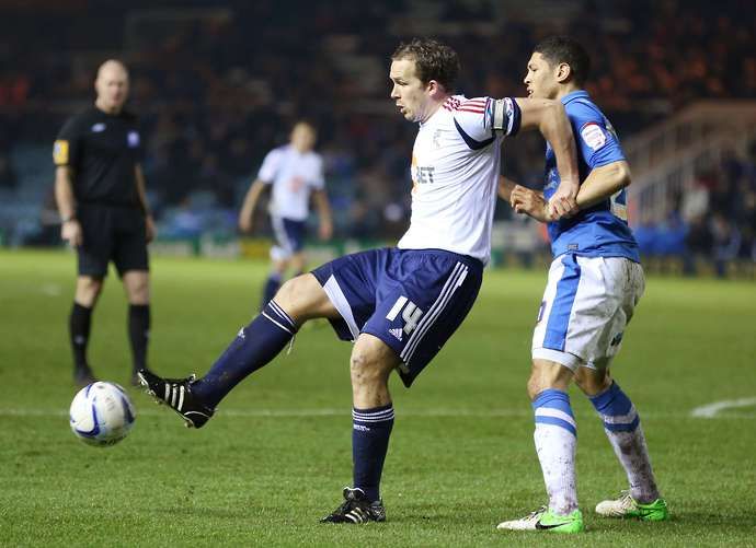 Kevin Davies holds up the ball