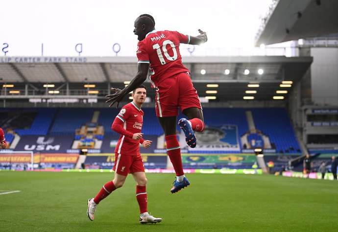 Sadio Mane in action for Liverpool vs Everton
