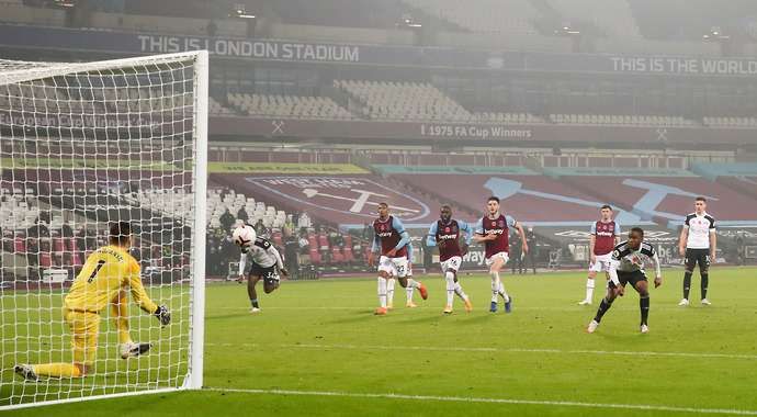 Ademola Lookman penalty vs West Ham
