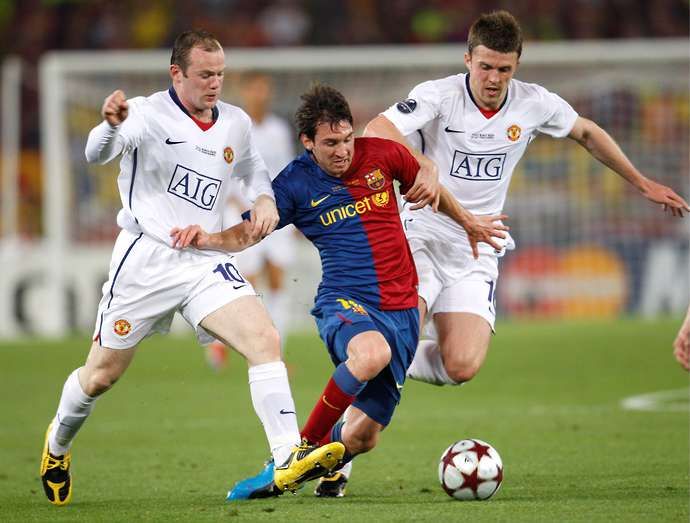 Rooney & Messi during the 2009 CL final
