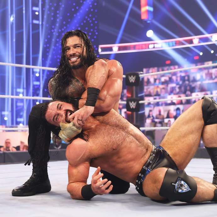 Reigns beat McIntyre at Survivor Series