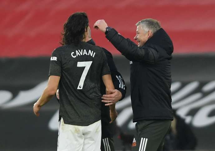 Edinson Cavani in action for Man United