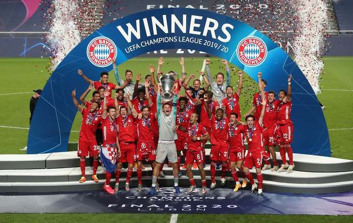 Bayern celebrate winning the CL