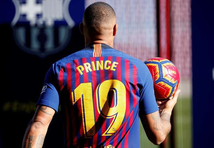 Kevin-Prince Boateng signs for Barcelona