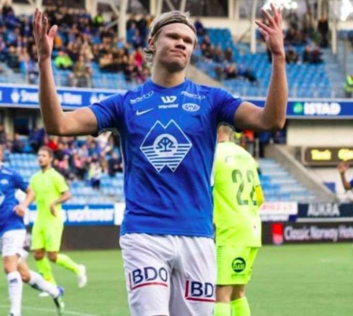 Haaland in action with Molde