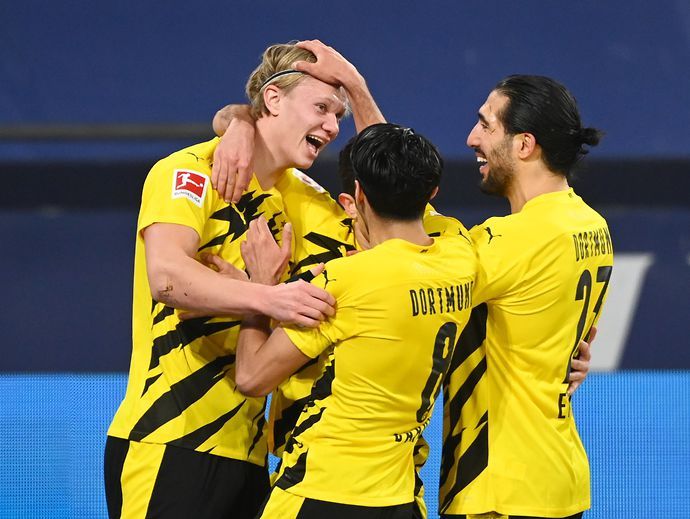 Erling Haaland celebrates his goal for Dortmund vs Schalke
