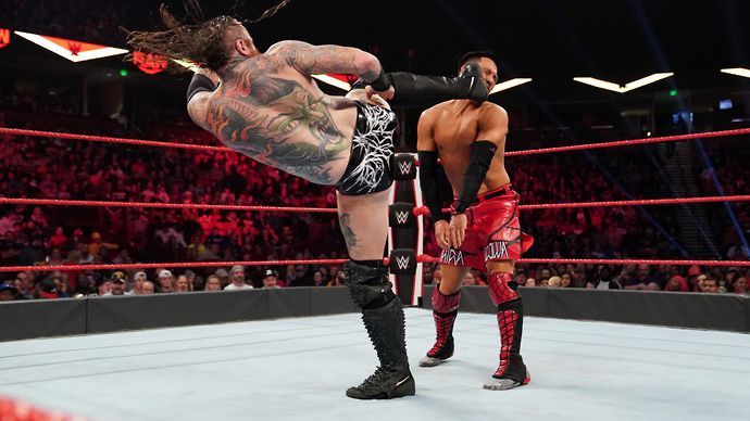 Leg slapping is now banned by WWE