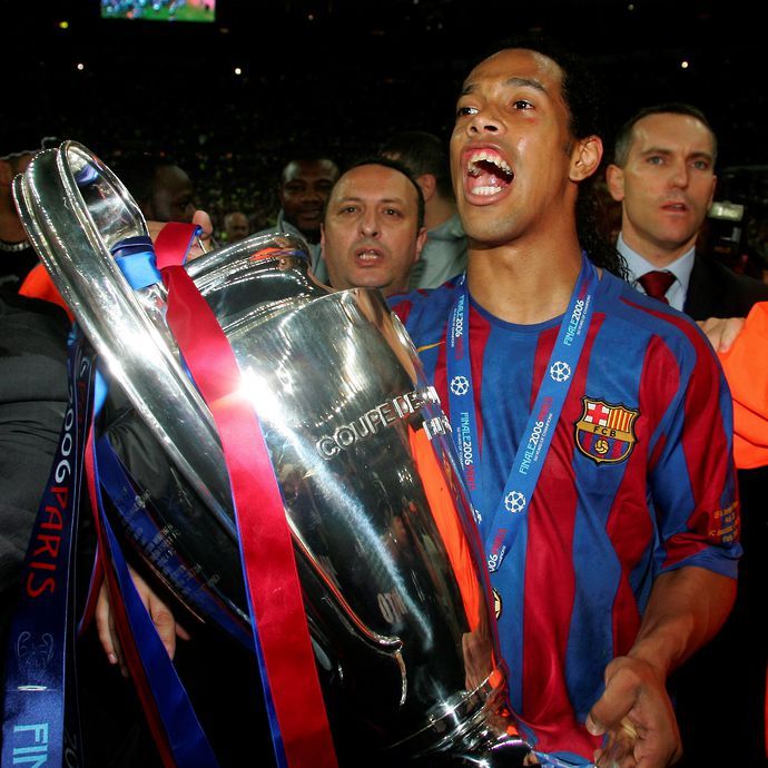 Ronaldinho with the CL trophy