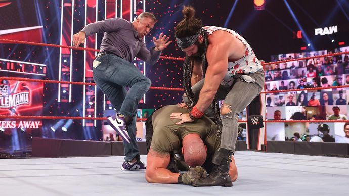 Strowman has been bullied on RAW