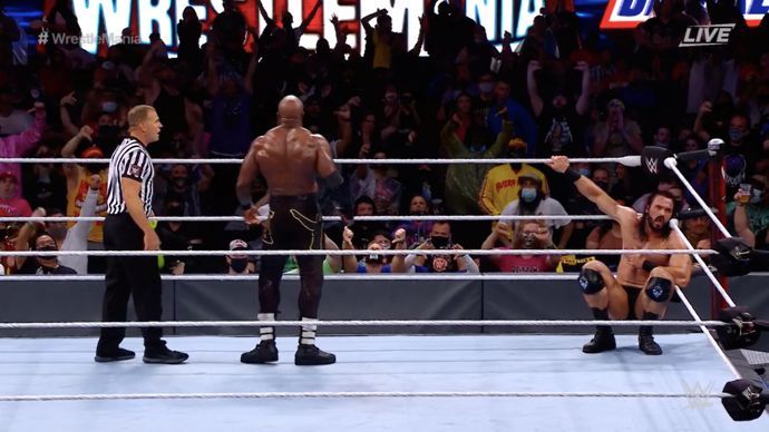McIntyre and Lashley clashed in front of the fans