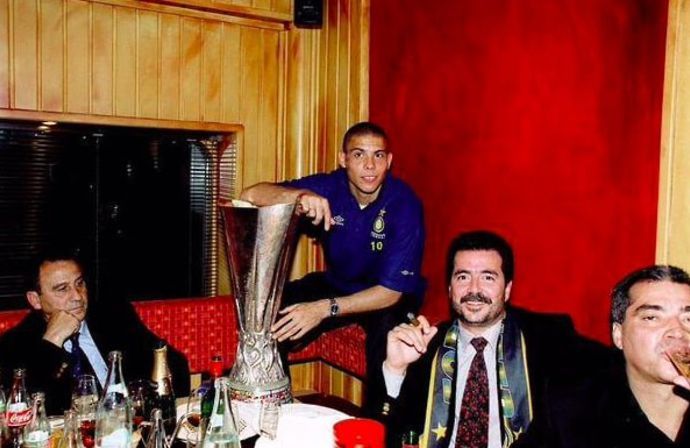 Ronaldo with the UEFA Cup