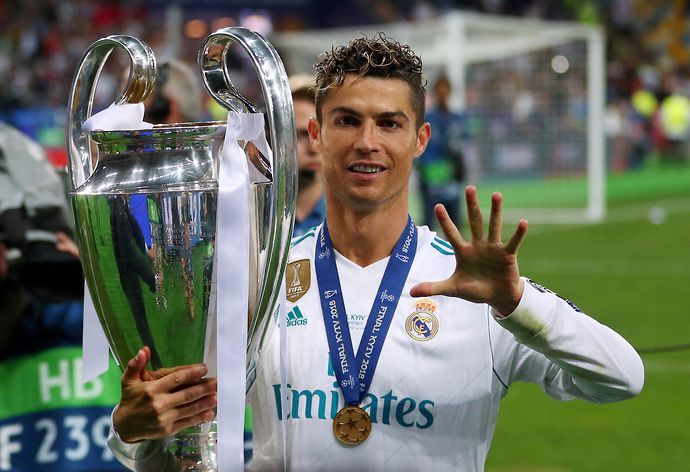 Ronaldo with the CL trophy
