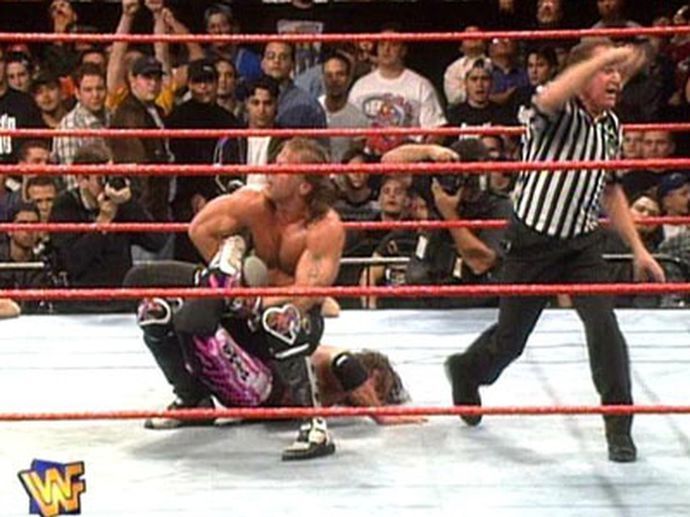 Hart did not tap out to HBK's Sharpshooter