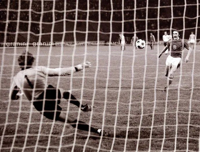 Antonin Panenka penalty Euro 1976