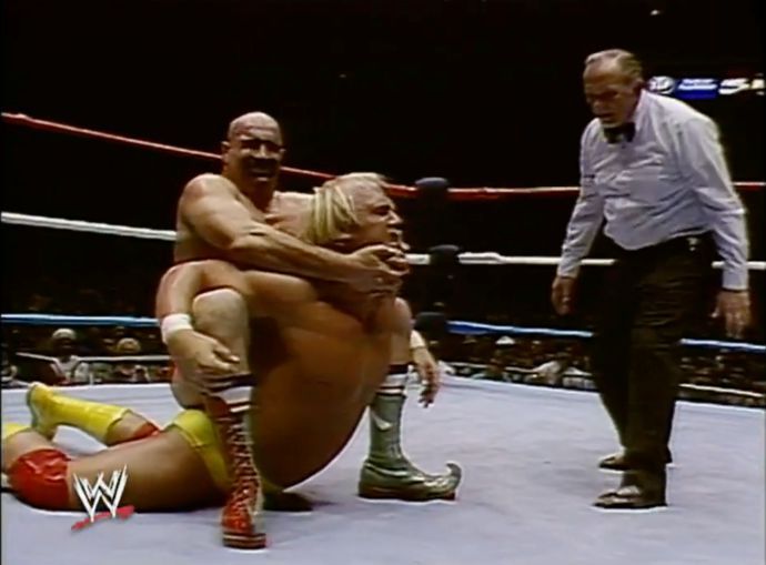 Hogan escaped The Sheik's camel clutch submission