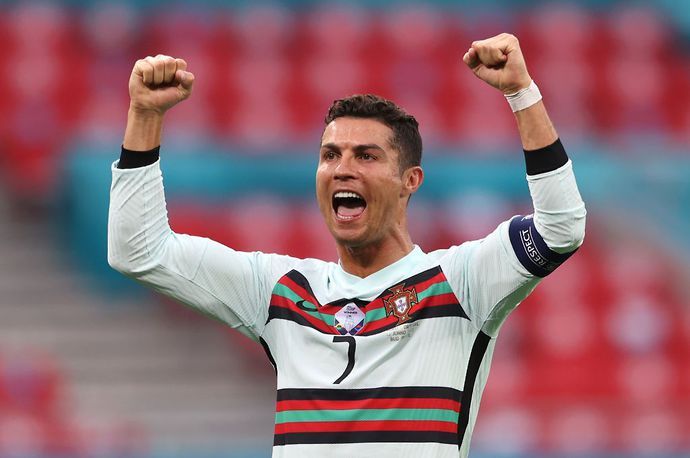 Cristiano Ronaldo celebrates his goal for Portugal vs Hungary