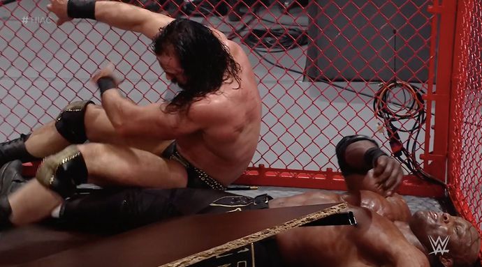 Carnage in the Hell in a Cell main event