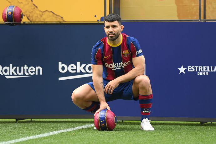 Aguero signs for Barcelona