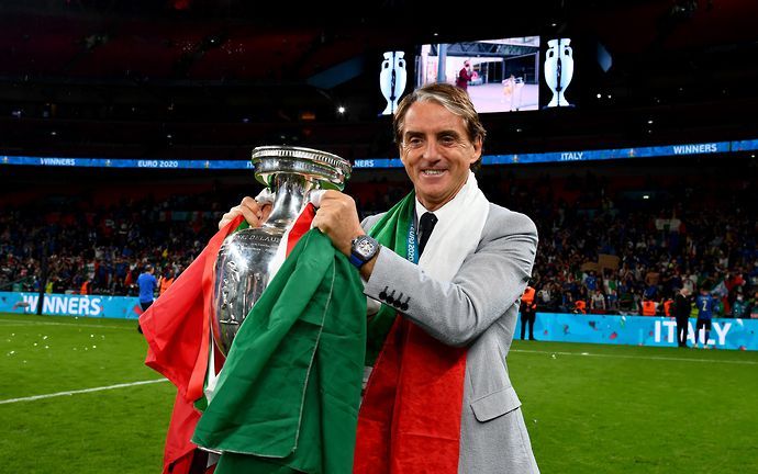 Mancini with the Euro 2020 trophy
