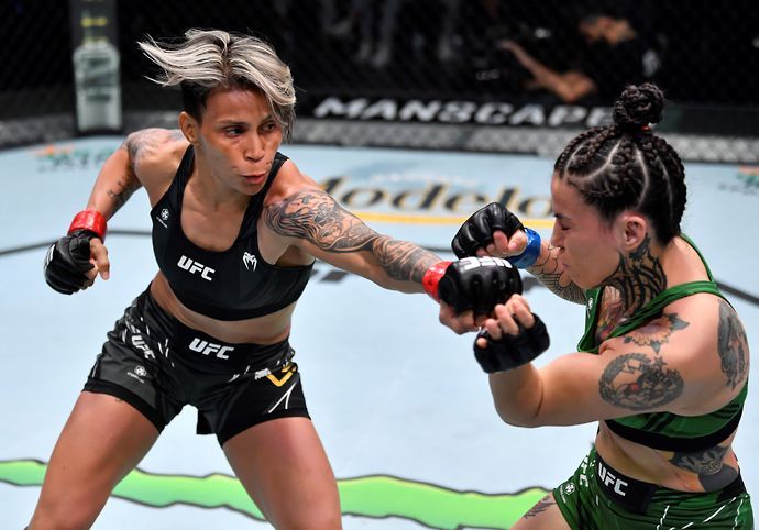 Amanda Lemos knocks out Montserrat Ruiz