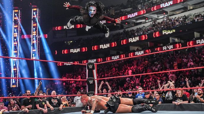 Kross vs. Hardy on WWE Raw
