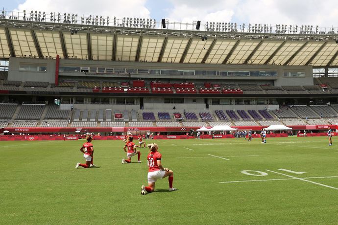 Team GB rugby sevens take the knee at Tokyo 2020