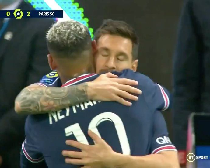 Messi replaced Neymar for his PSG debut