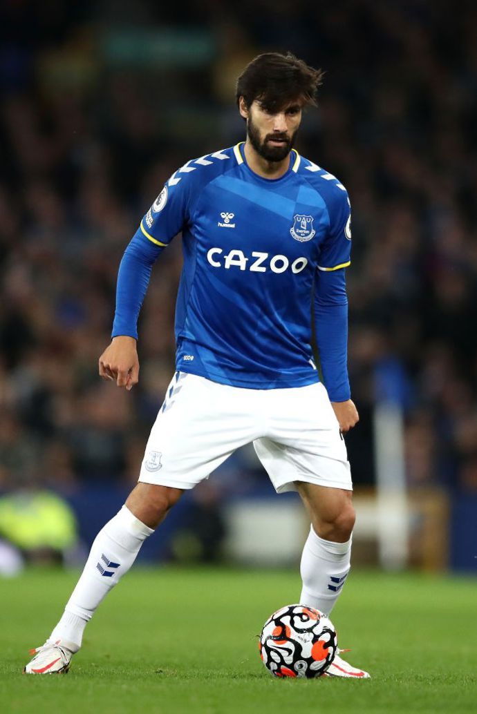Andre Gomes in action for Everton vs QPR
