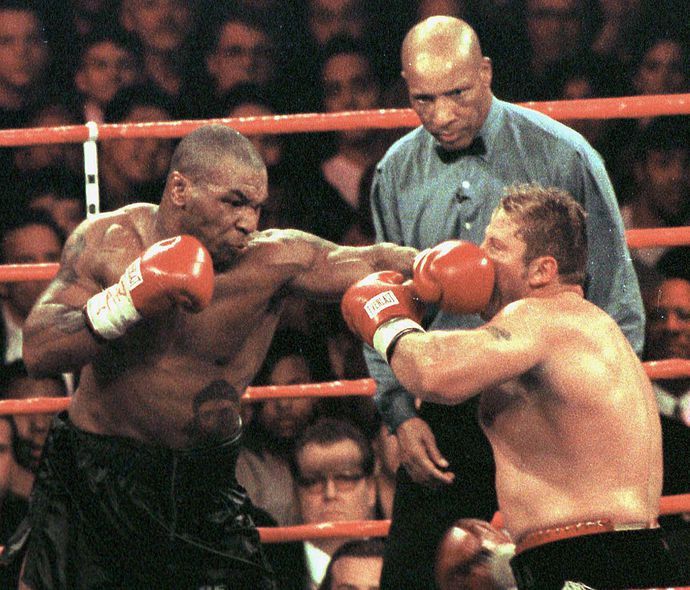 Mike Tyson knocks out Francois Botha in the fifth round