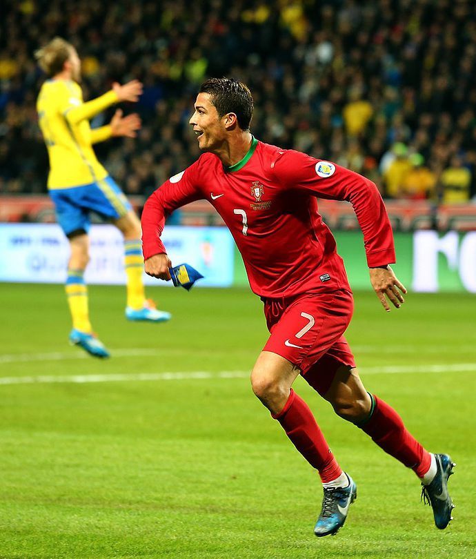 Ronaldo celebrates vs Sweden