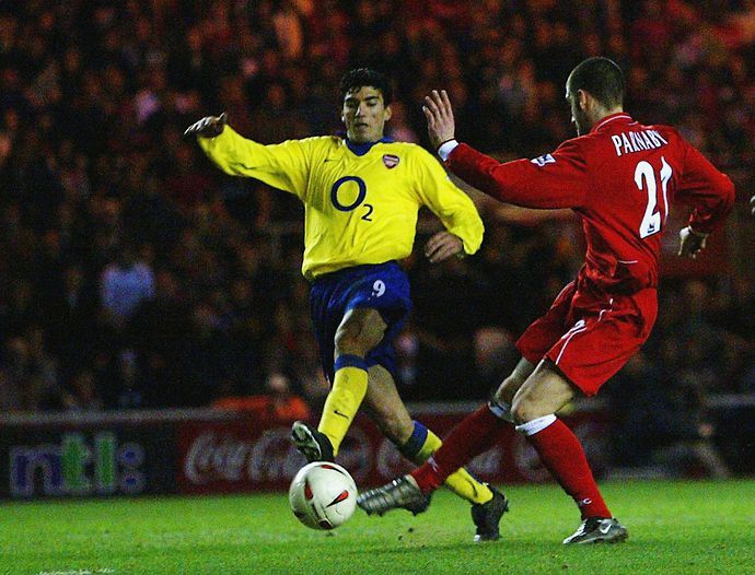 Jose Antonio Reyes playing for Arsenal