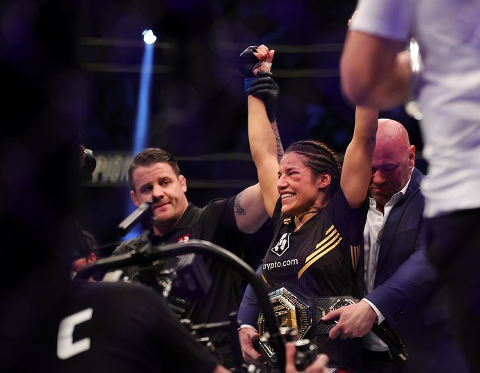 Julianna Peña was crowned the new UFC bantamweight champion