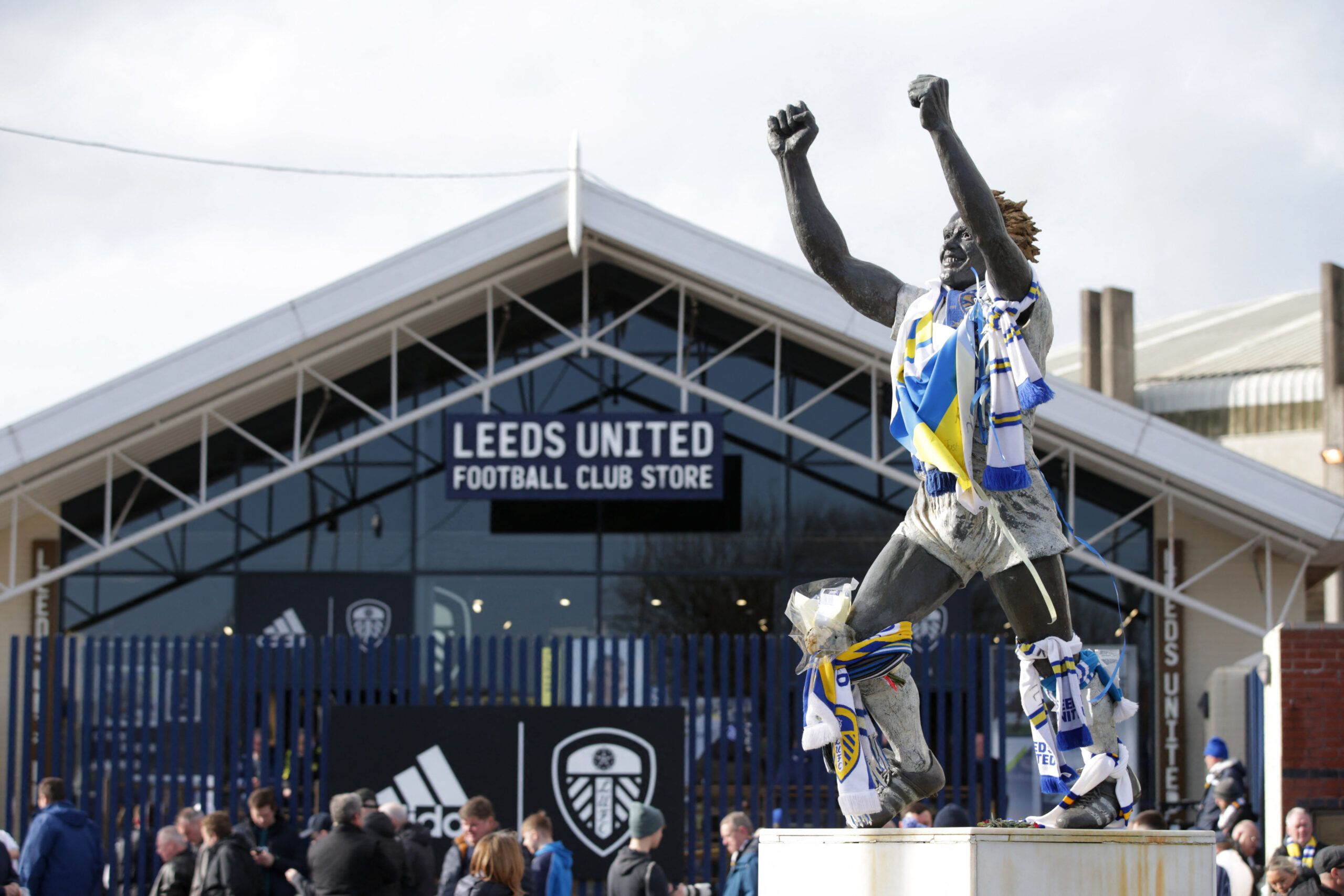 40-year-old manager candidate has ‘connection to Elland Road’