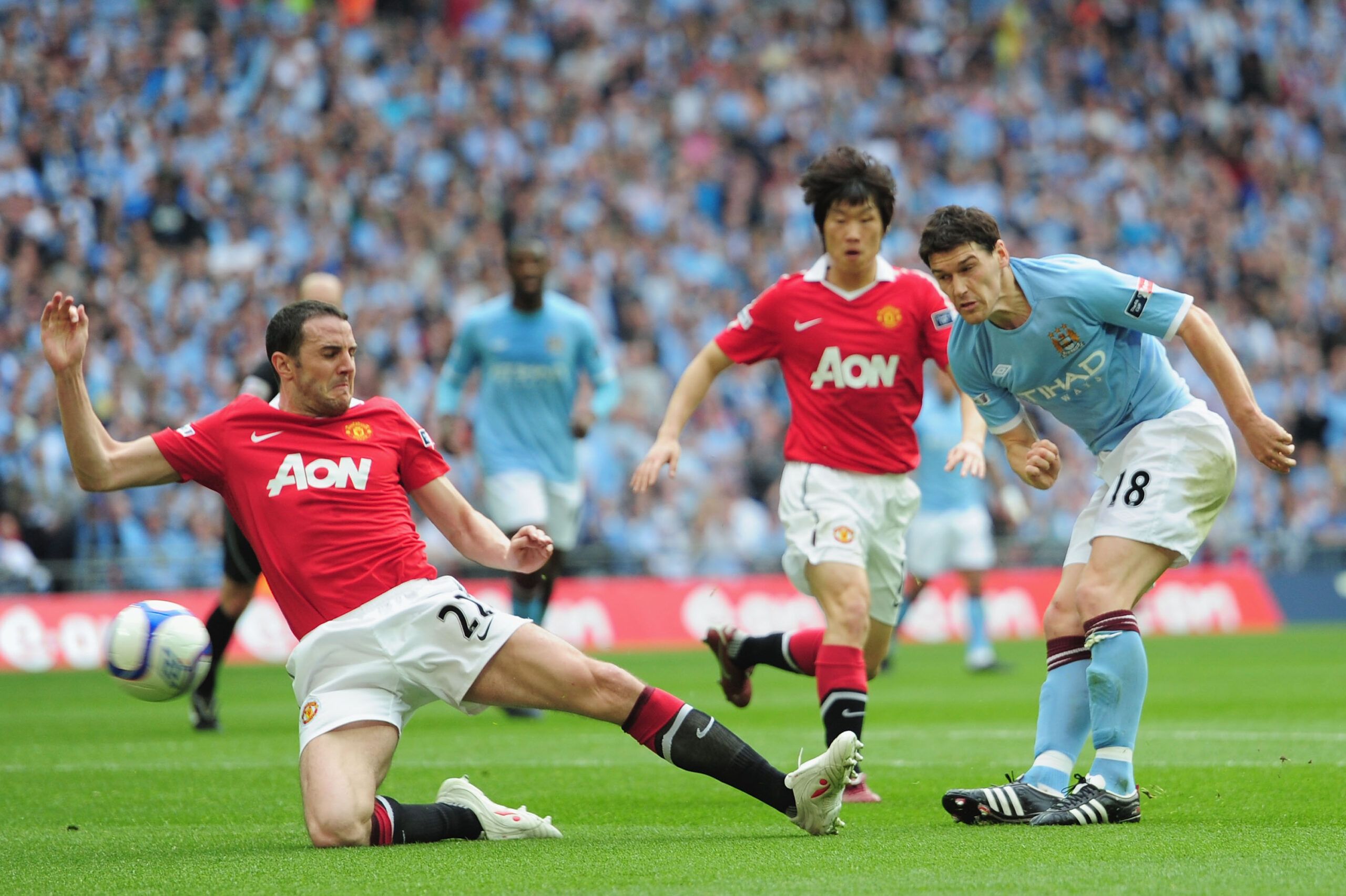 The 25 Greatest Midfielders in Premier League History (Ranked)