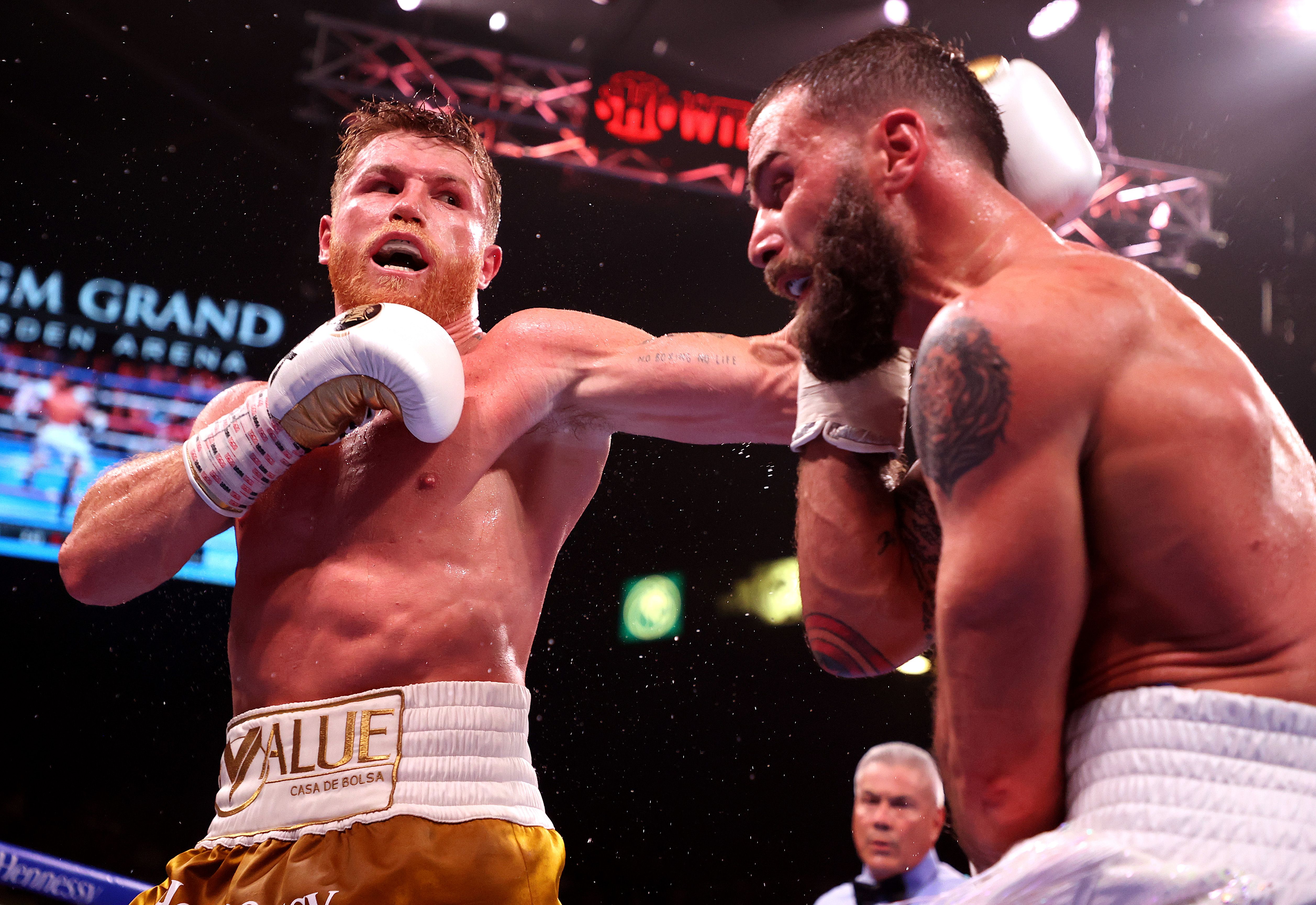 Canelo Alvarez in action against Caleb Plant during his last night, where he eventually came out on top.