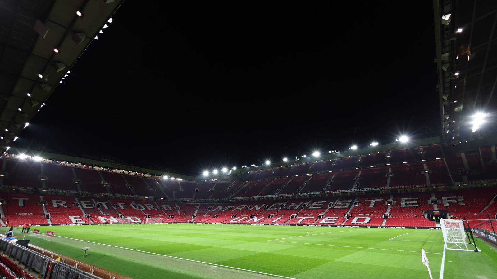 Man Utd Injury Concern As Luke Shaw Limps Out Of Old Trafford