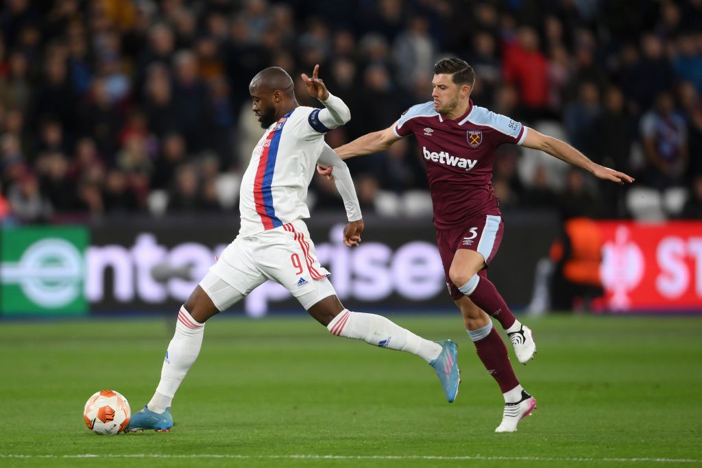 Moussa Dembélé battles with West Ham's Aaron Cresswell