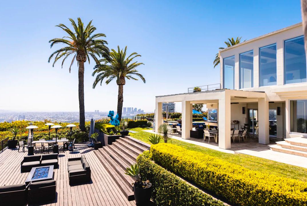 Los Angeles Rams unveil unreal NFL Draft house in Hollywood Hills