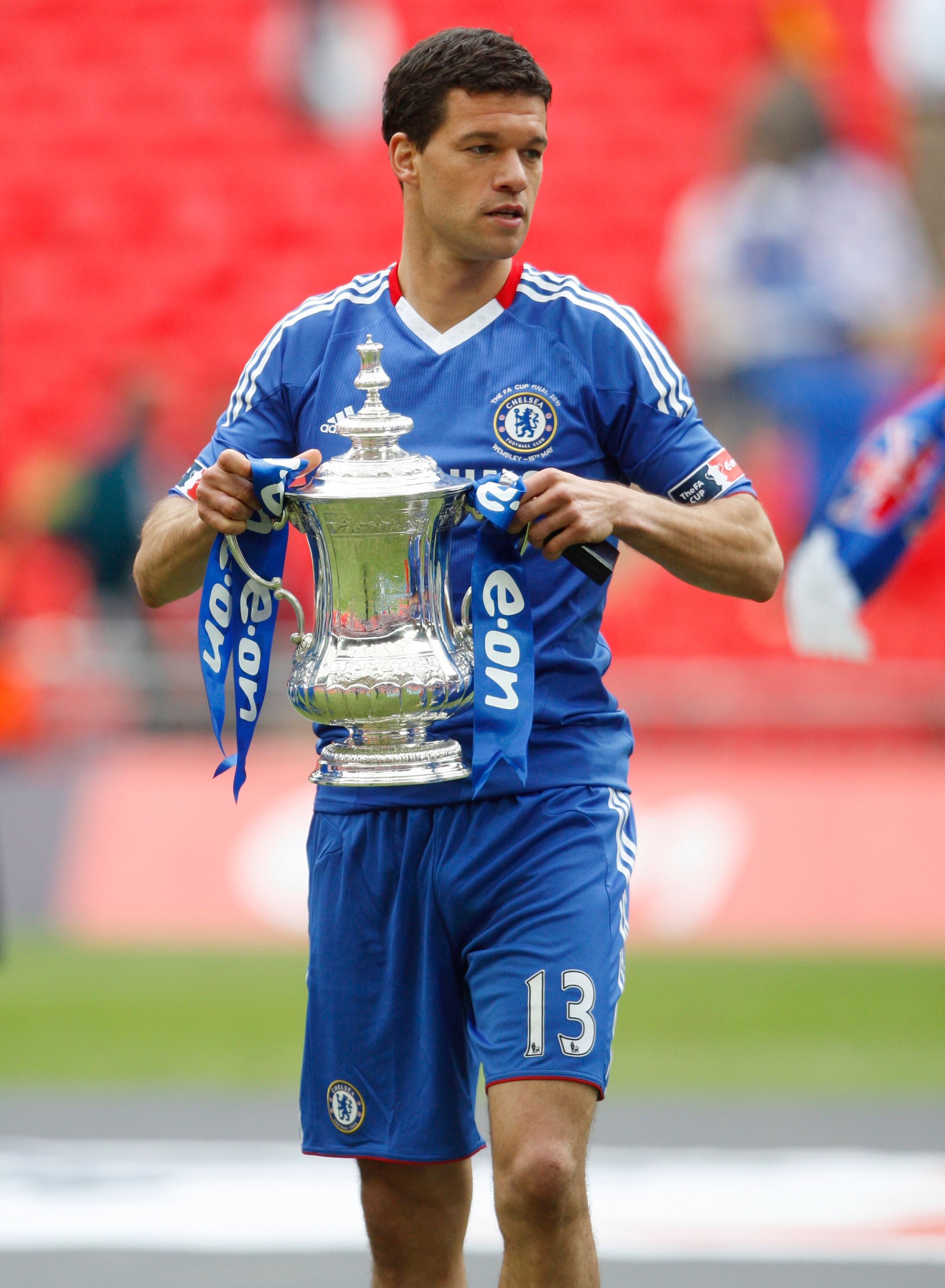 Ballack lifts the FA Cup.