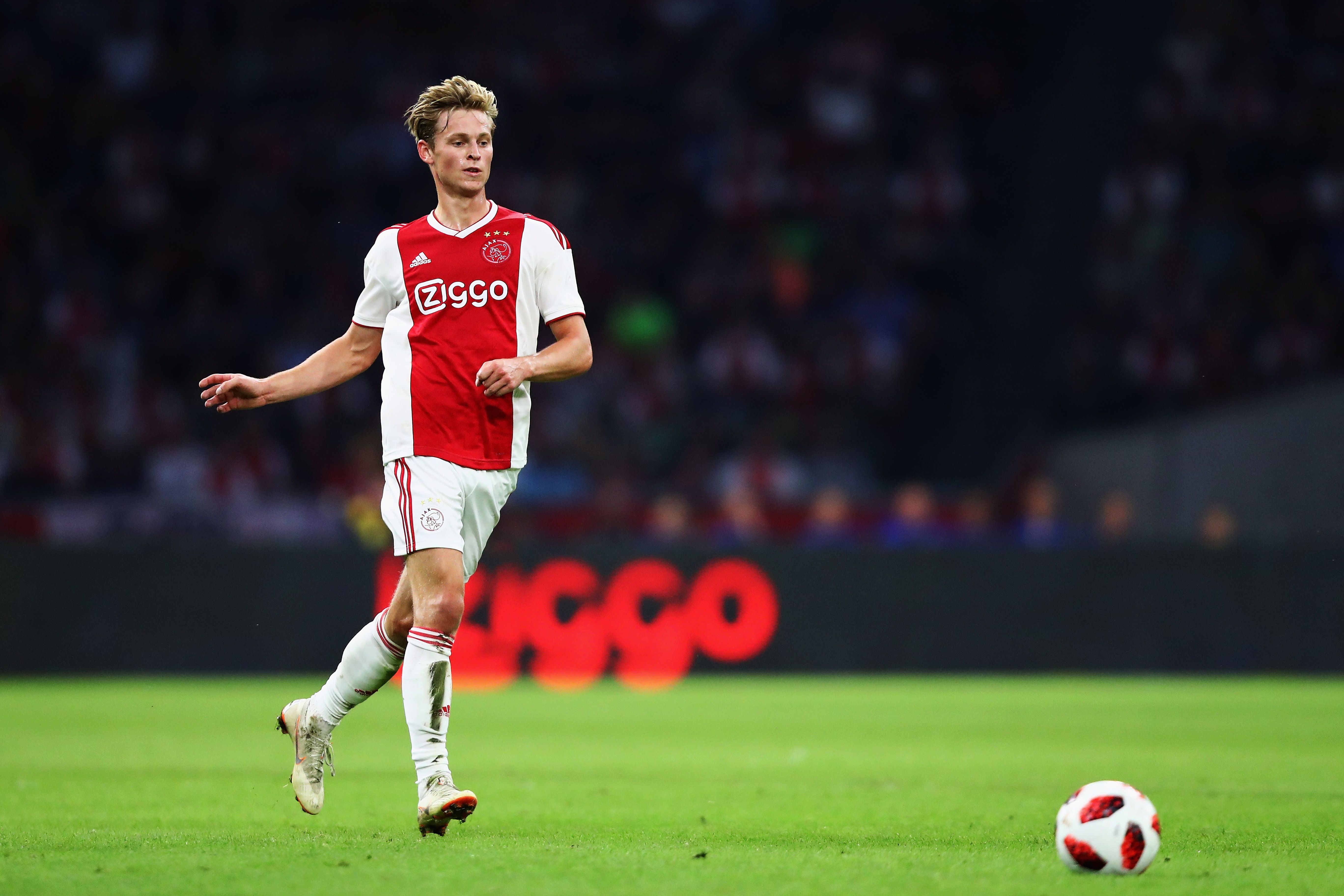 Frenkie de Jong playing for Ajax in 2018