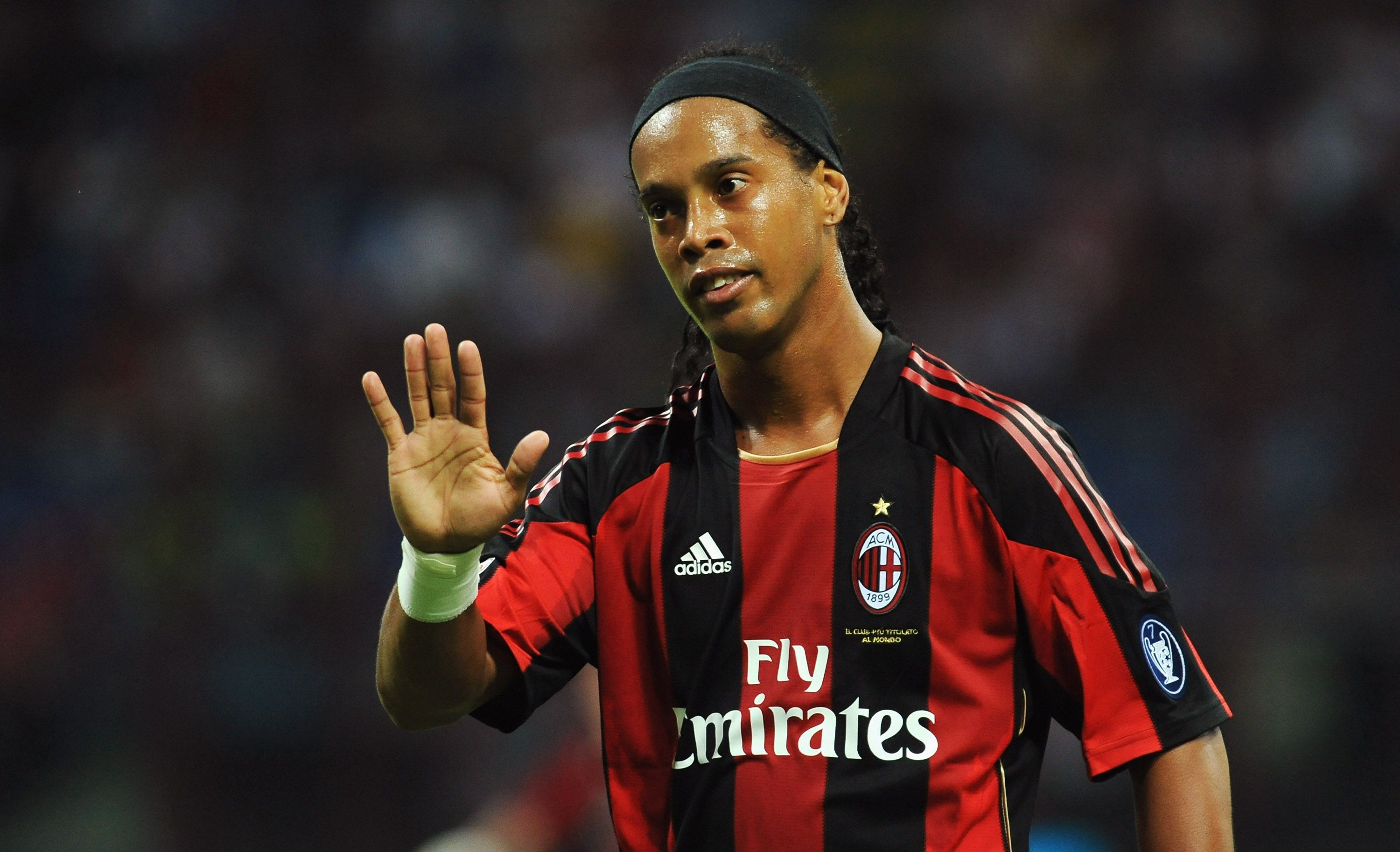 Ronaldinho left Milan half way through the 2010/11 season