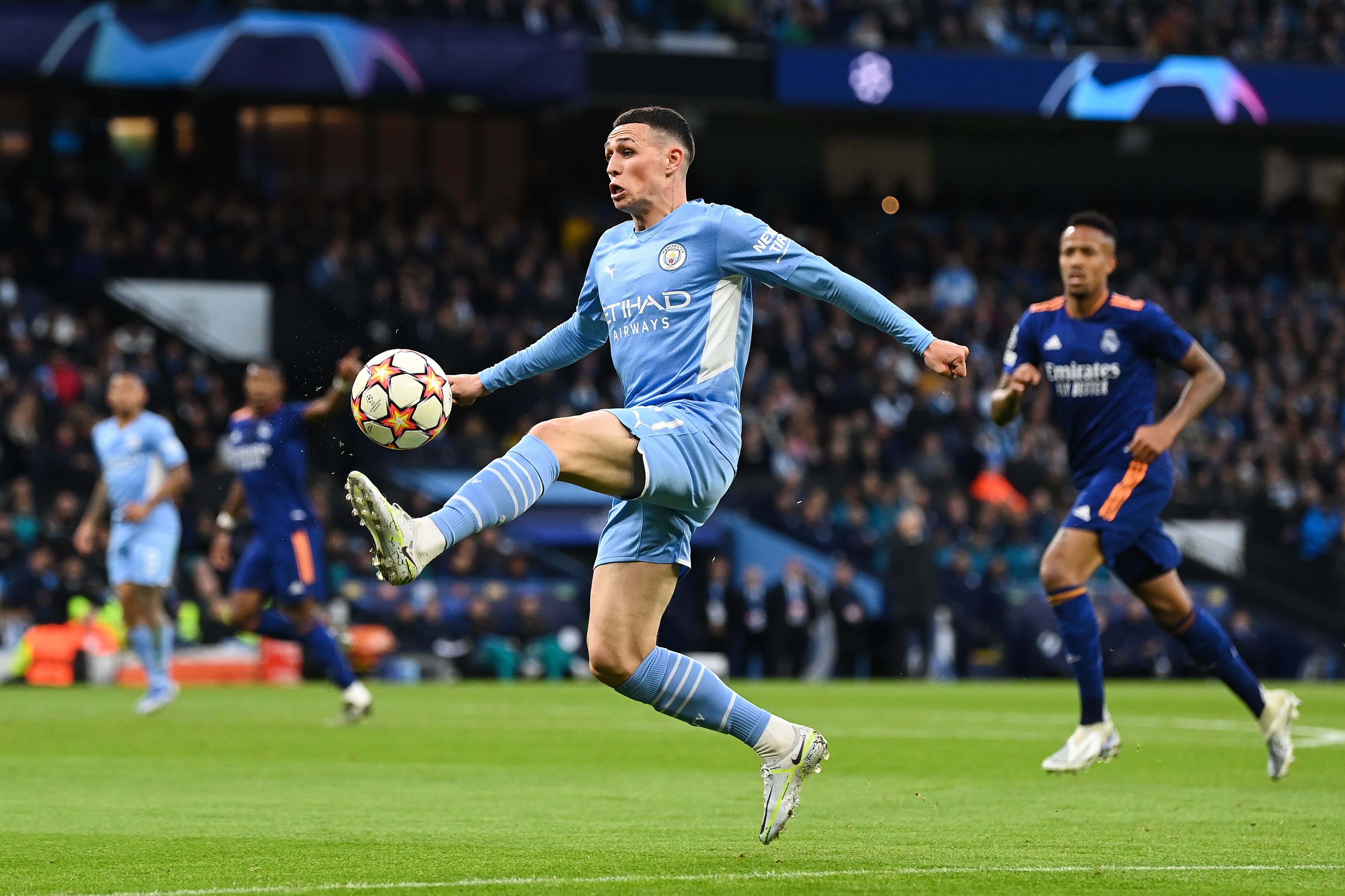 Phil Foden of Man City controls ball