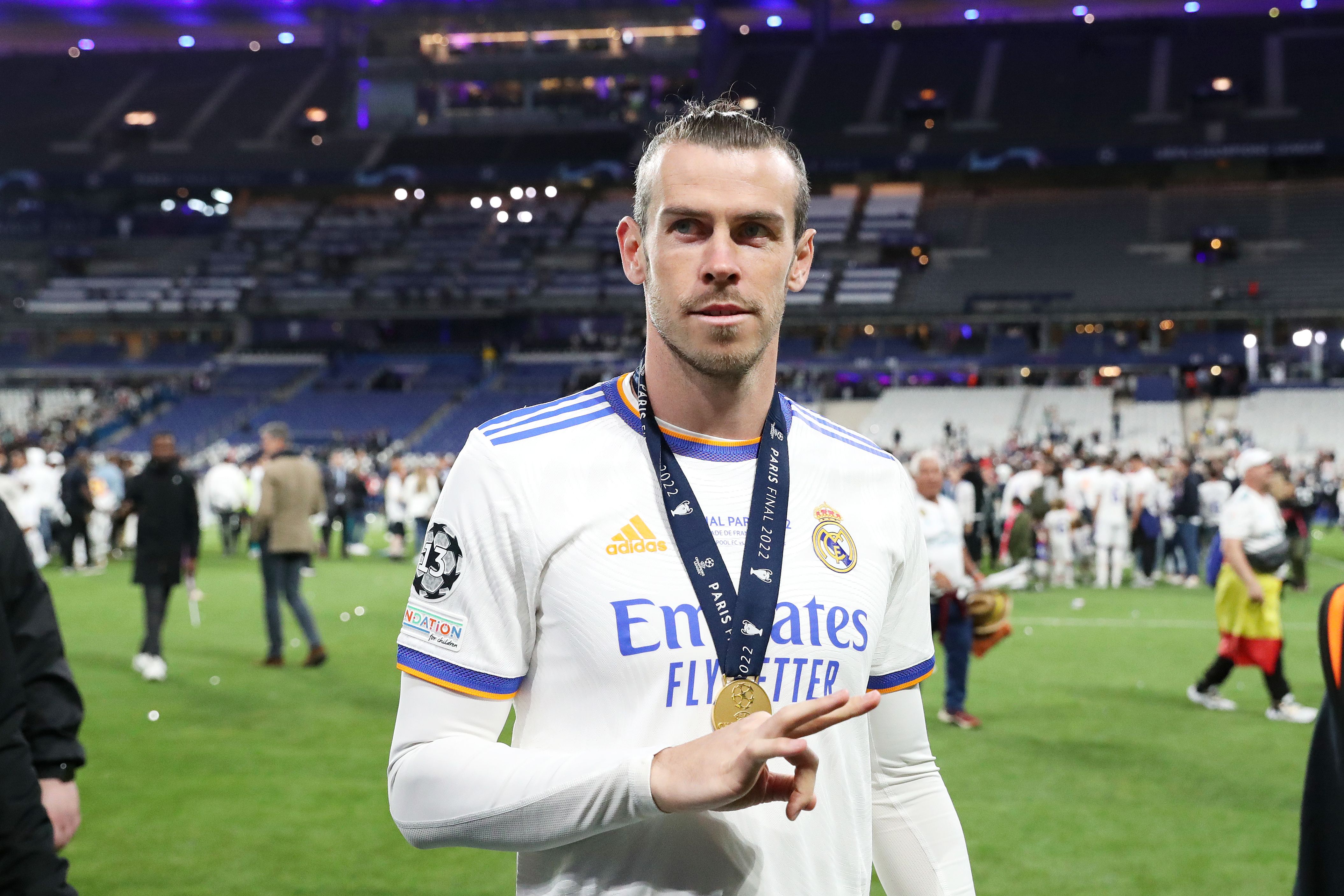 gareth bale with UCL medal