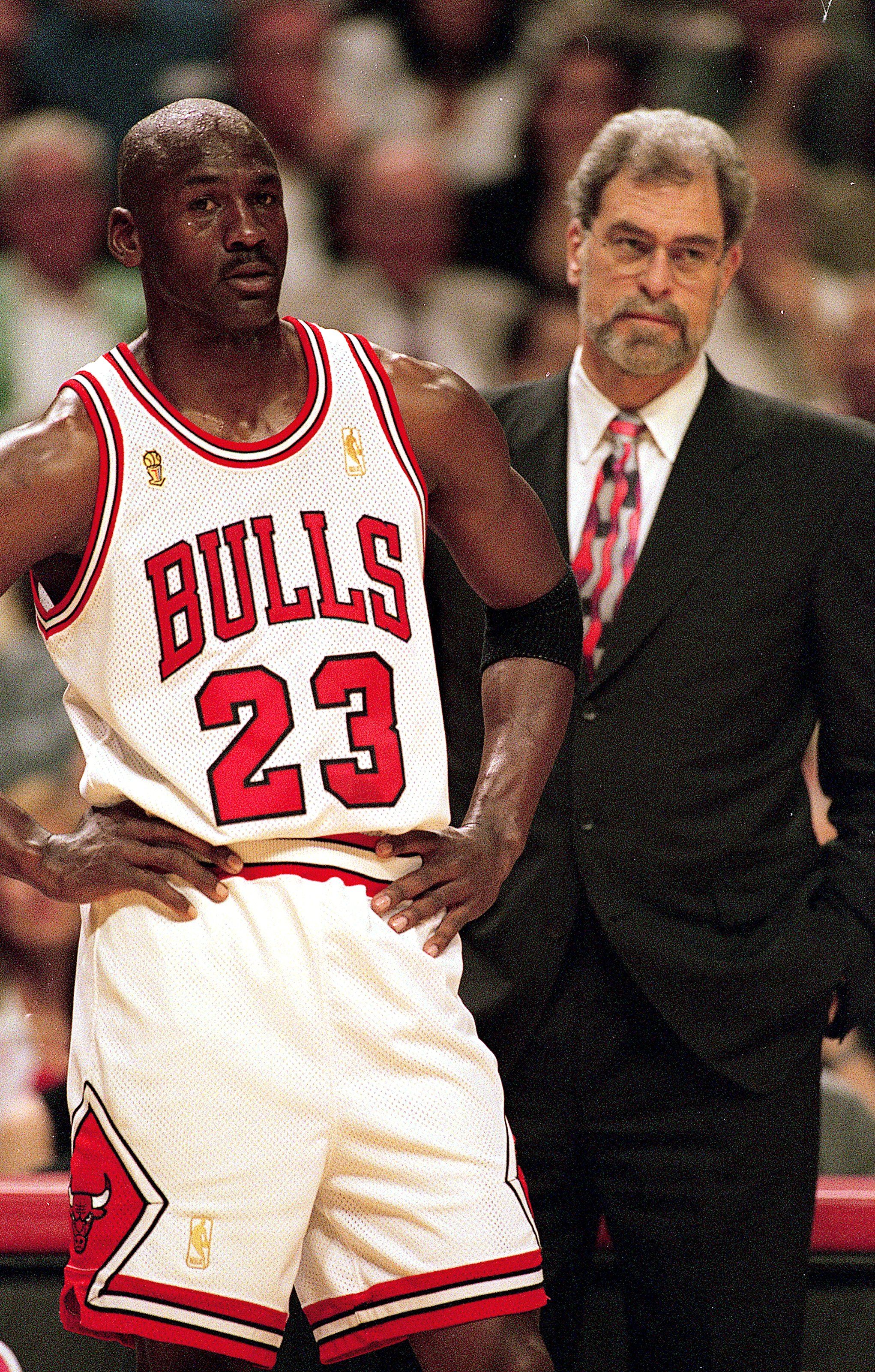 Michael Jordan with coach Phil Jackson